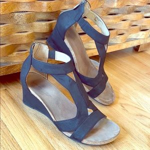 ADRIENNE VITTADINI Black Sandals